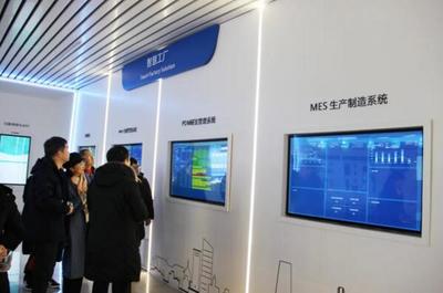 南昌市科技局副局长黄端伟一行莅临百胜智能视察指导，共话软件开发新篇章